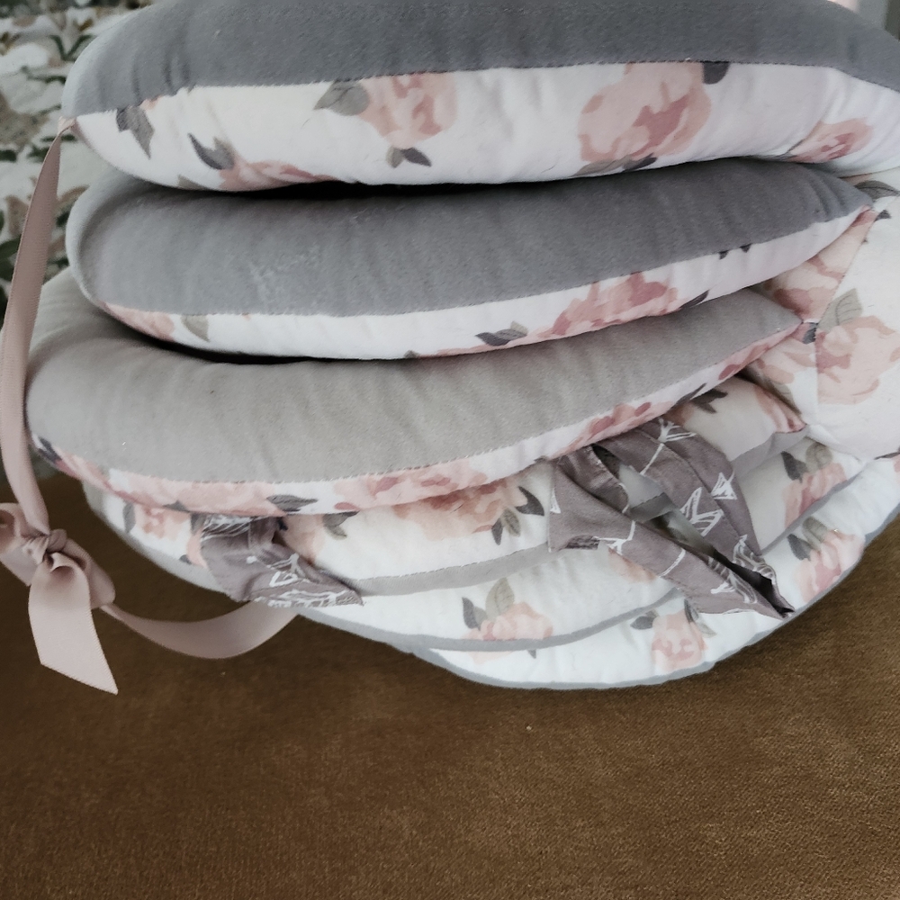 Breastfeeding pillow